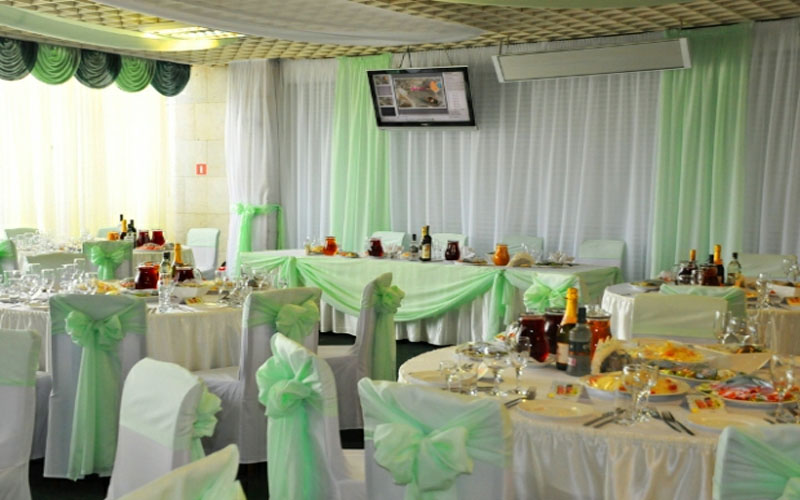 снимок помещения для мероприятия Кафе Зимний сад на 6 мест Краснодара