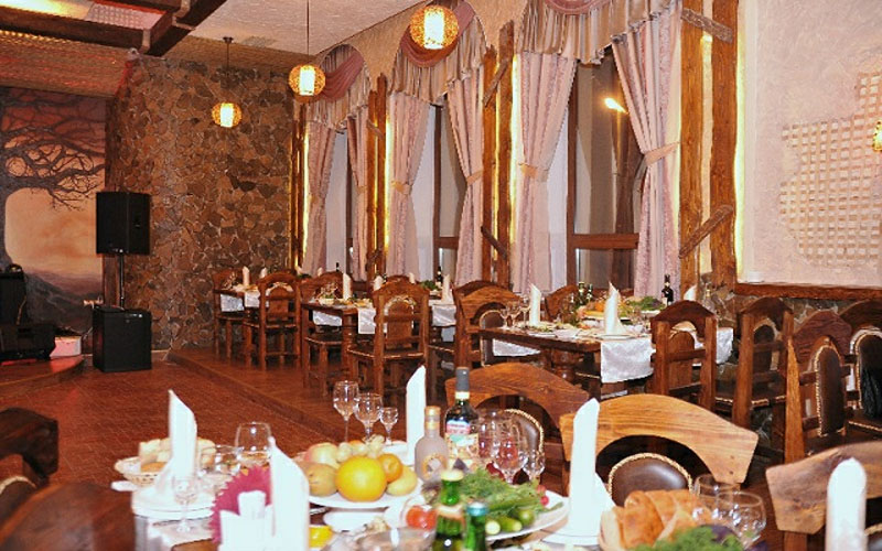 фотокарточка зала для мероприятия Кафе Лесная сказка на 6 мест Краснодара