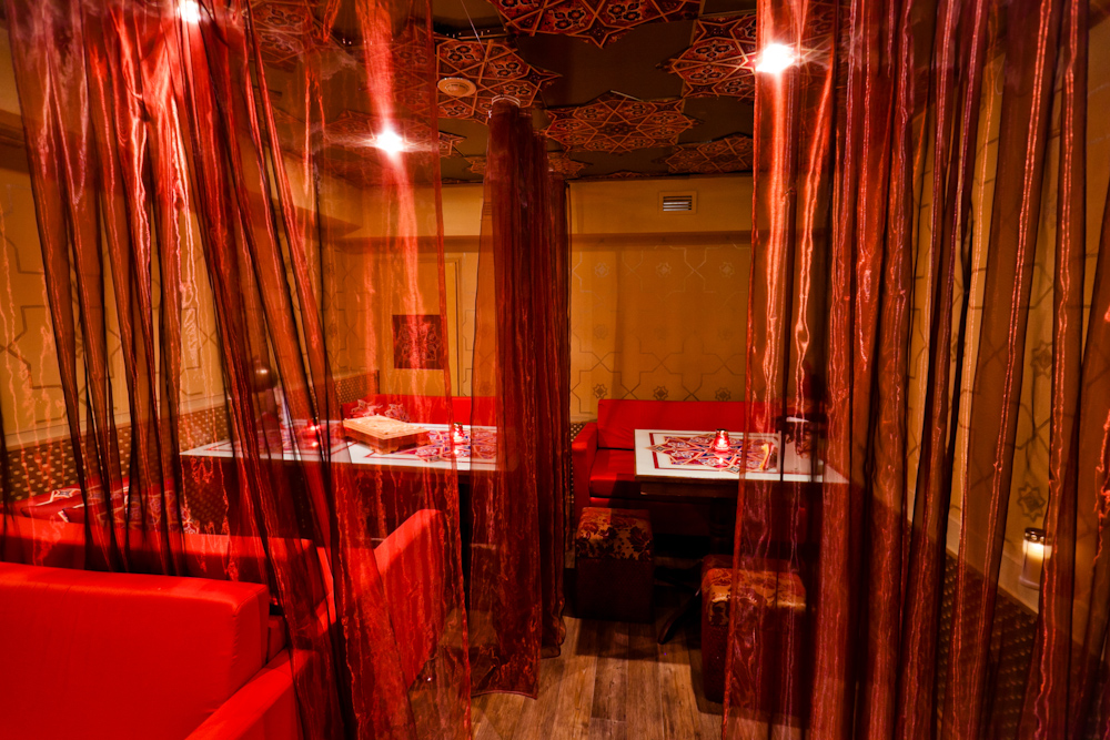 фотография помещения Кафе Омар Хайям на 3 зала: 1 зал на 15 гостей, 2 зал 2 барных места, 3 зал на 35гостей мест Краснодара